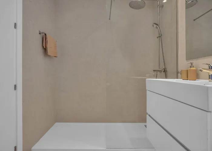 Vanian Gardens By Finest *