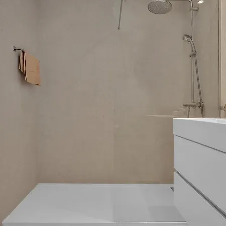 Vanian Gardens By Finest *