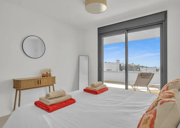 Vanian Gardens By Finest Apartment