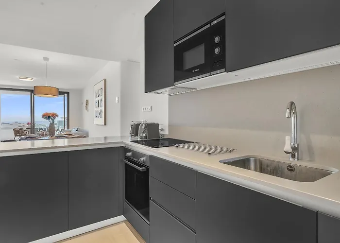 Vanian Gardens By Finest Apartment *