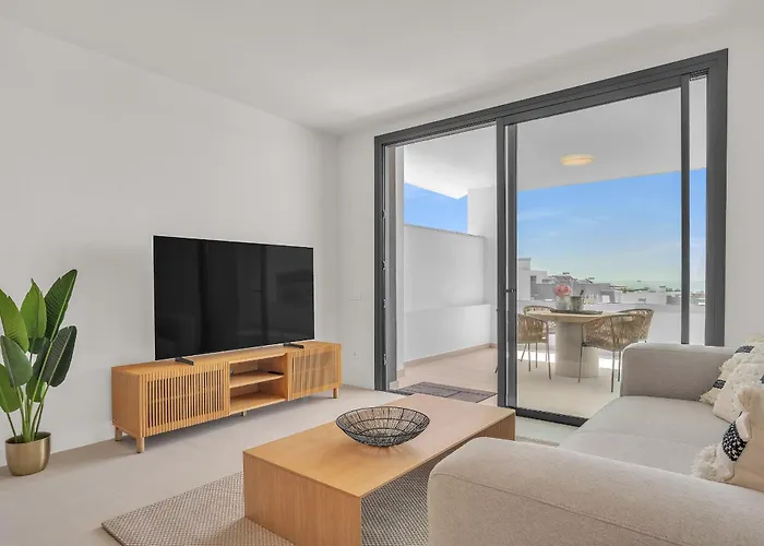 Vanian Gardens By Finest Apartment